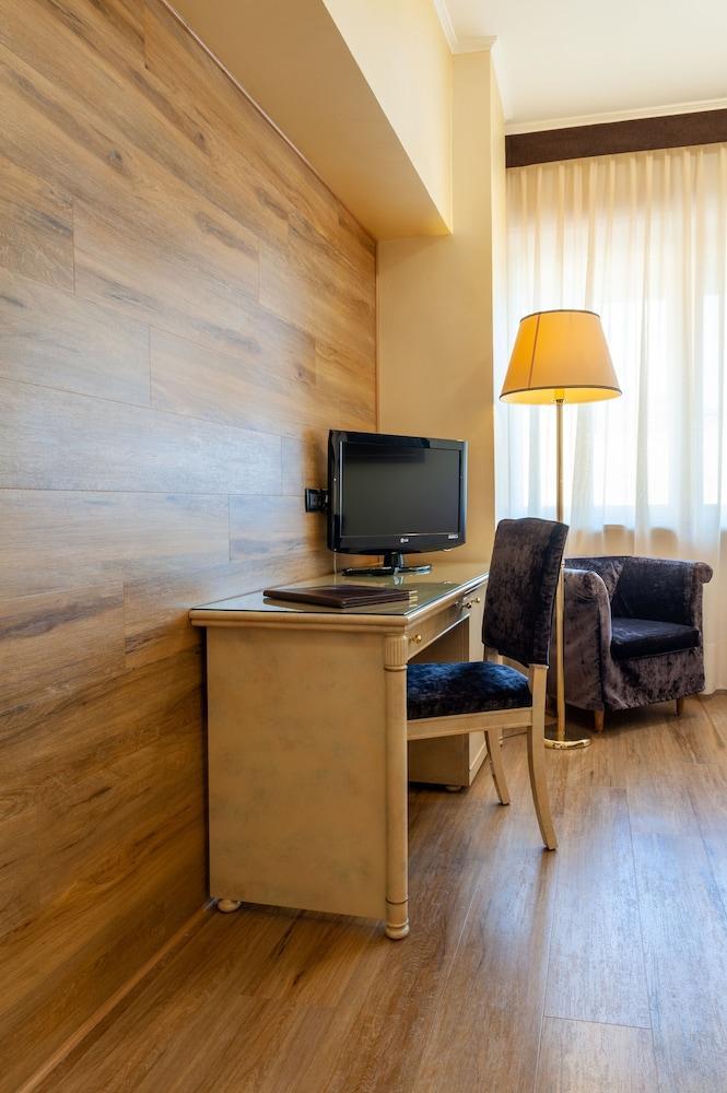 Augustus Hotel Μπιέλλα Εξωτερικό φωτογραφία
