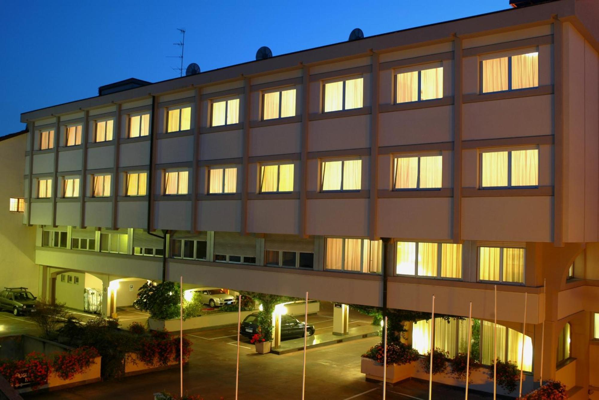 Augustus Hotel Μπιέλλα Εξωτερικό φωτογραφία