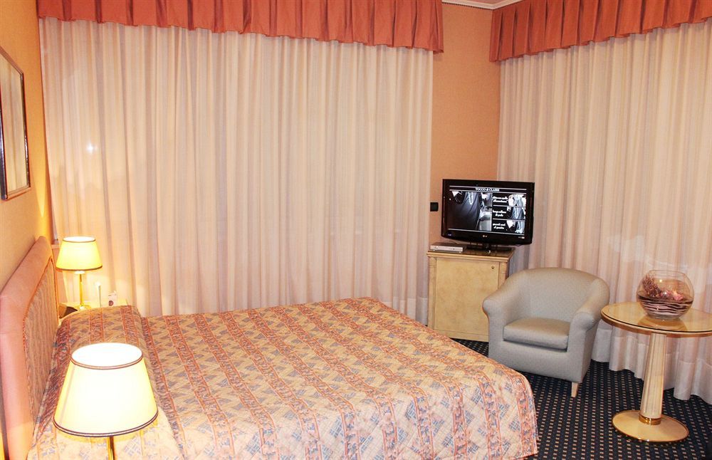 Augustus Hotel Μπιέλλα Εξωτερικό φωτογραφία